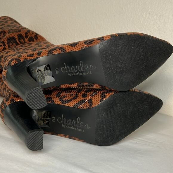 NWT CHARLES BY CHARLES DAVID Dalton Camel Leopard Print Stretch Boots Womens 6 M - Picture 4 of 5